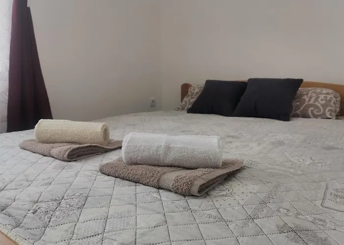 Podinario 索科矿泉村