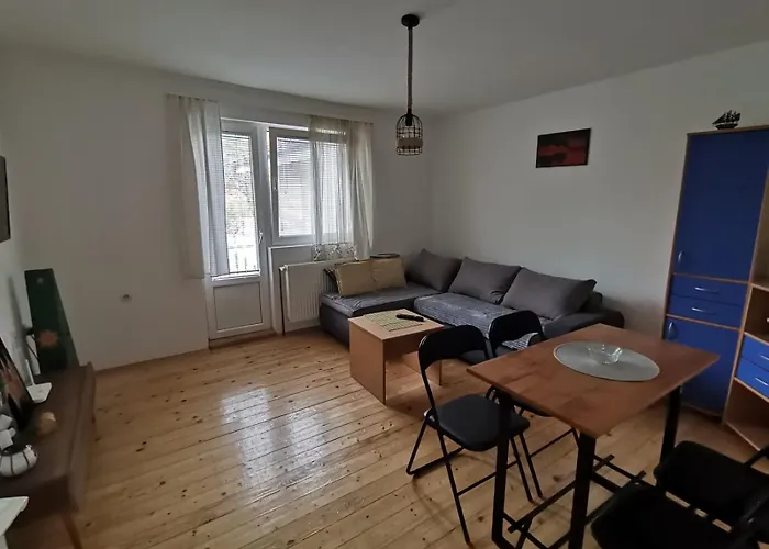 Podinario 索科矿泉村